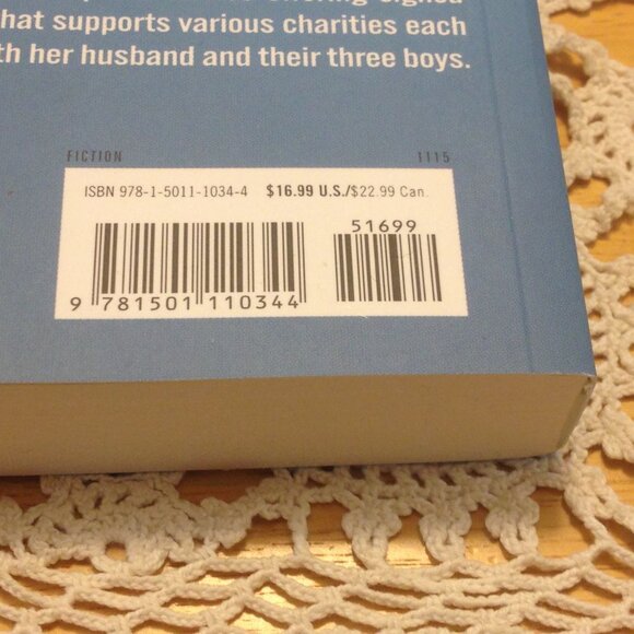 Romance, Colleen Hoover love story - Picture 4 of 5